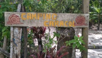 placa de entrada do Camping Caracol